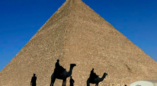 Hallan cámara oculta en la Pirámide de Giza, Egipto