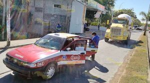 Revolvedora impacta a taxista