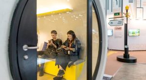 "Casas-tubería", la alternativa a los altos precios del suelo en Hong Kong