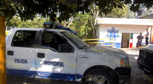 Renuncian elementos policíacos