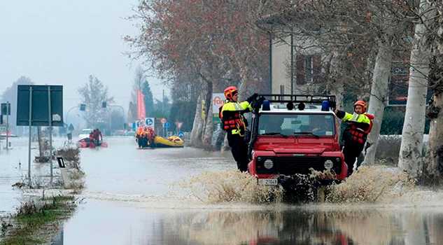 Desalojan a miles por inundaciones en Italia Desalojan Miles Inundaciones Italia