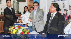 Desconoce UPAV a egresados Desconoce UPAV Egresados