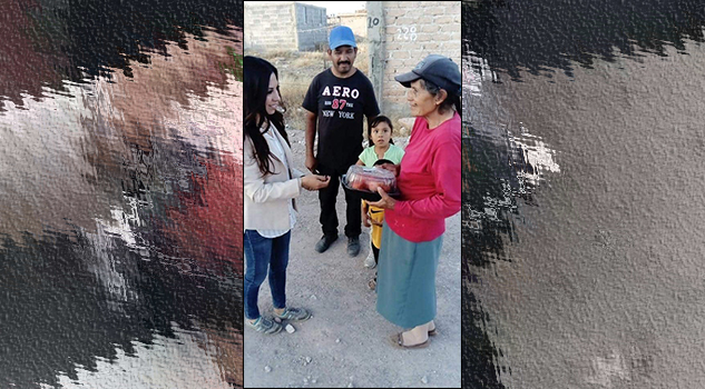Diputada regala "pollitos rostizados" con su fotografía
