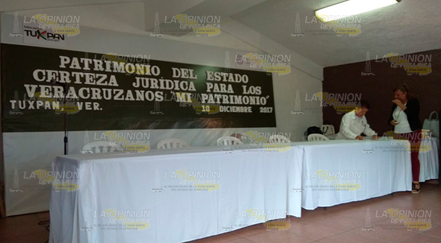 Entregan escrituras en Tuxpan Entregan Escrituras Tuxpan