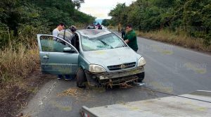 Familia de Naranjos se salva de morir en una volcadura Familia Naranjos Salva Morir Volcadura
