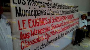 Se manifiestan para exigir el pago de prestaciones