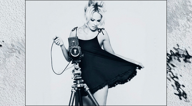 Pamela Anderson, a sus 50 sacude Instagram en lencería