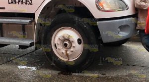 Taxi choca contra un camión Taxi Choca Contra Camión