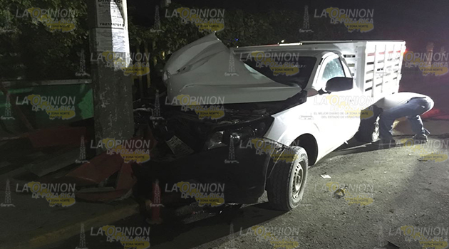 Choca y abandona camioneta (Video)