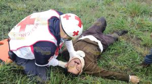 Vuelca autobús con pasajeros, mas de 12 heridos