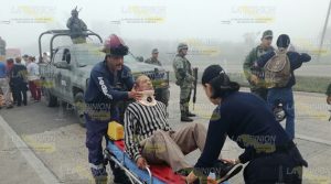 Vuelca autobús con pasajeros, mas de 12 heridos