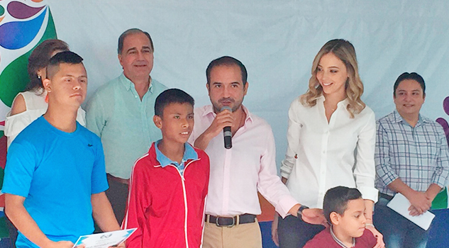 Presentan al Rey y Corte Real infantil del Carnaval 2018, representada por niños del Criver