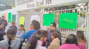 Toman la escuela primaria Ejército Mexicano