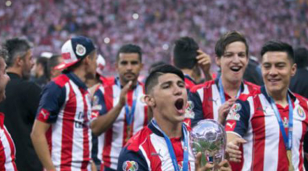 Chivas pasa de la gloria al infierno en el 2017