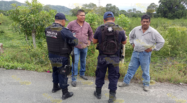 Ebrio choca y se accidenta cuando huía