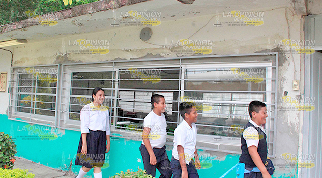 Escuelas sin certeza jurídica
