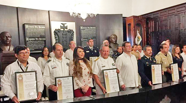 Entregan reconocimientos a Fuerzas Armadas y corporaciones policiacas en Veracruz