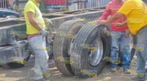 ¡Le explotó una llanta!