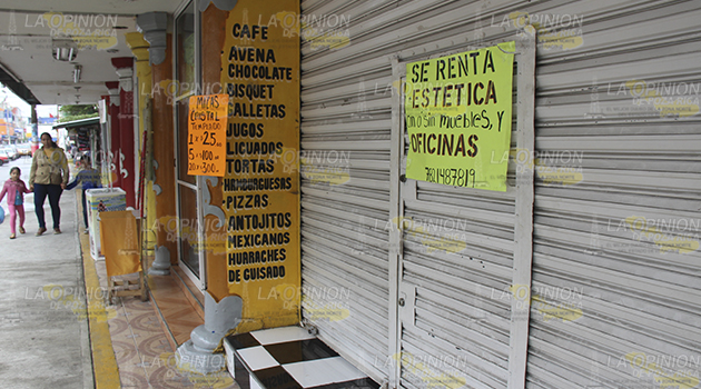 Cierran más comercios