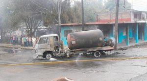 Explota pipa en Piedras Negras, Veracruz