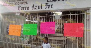 Toman la escuela primaria Ejército Mexicano