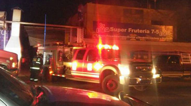 Sujeto intenta asaltar casa y provoca incendio tras asustarse con pitbull