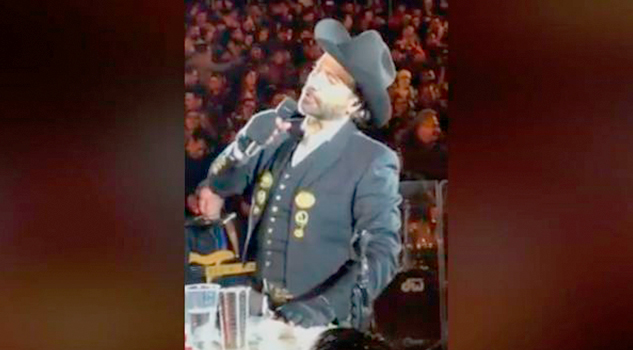 Alejandro Fernández da concierto totalmente ebrio