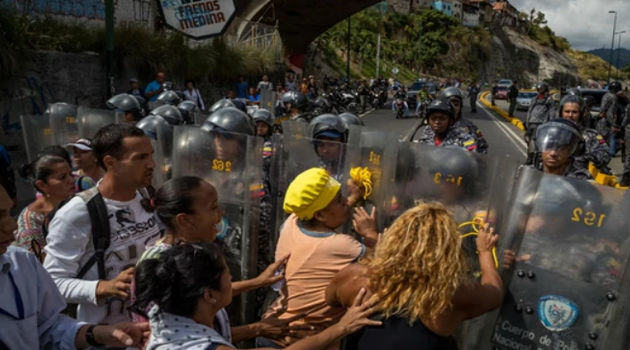Pese a la amenaza, los venezolanos siguen con las protestas por la falta de comida