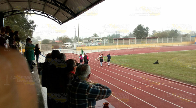 Superan frío y realizan Olimpiada de Atletismo