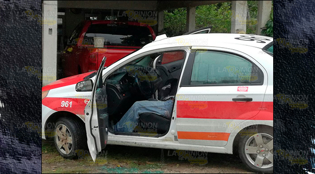 ¡Acribillan a taxista frente a su familia!