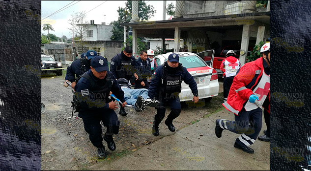 ¡Acribillan a taxista frente a su familia!