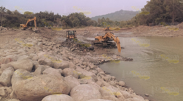 ¡Saquean el río Bobos!