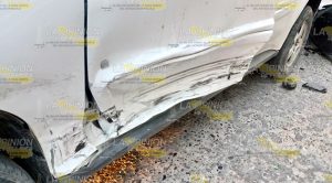 Corolla impacta a camioneta y huye Corolla Impacta Camioneta Huye