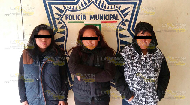 Detenidas por golpear a parroquiano Detenidas Golpear Parroquiano
