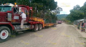 Habitantes bloquean el paso a unidades de Pemex Habitantes Bloquean Paso Unidades Pemex