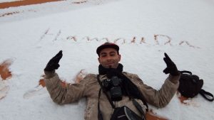 Habitantes del desierto del Sahara se divierten en la nieve Habitantes Desierto Sahara Divierten Nieve