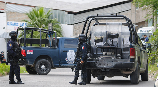 Policías de Chilpancingo son acusados de la desaparición de 7 jóvenes, dos de ellos hallados muertos