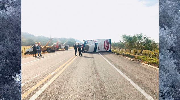 Frío deja blancos escenarios en Sierra Norte de Oaxaca