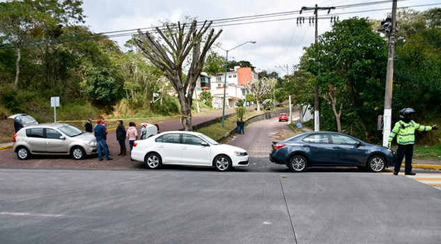Vecinos de El Tejar se manifiestan tras hallazgo de cuerpos en Xalapa Vecinos Manifiestan Hallazgo Cuerpos Xalapa