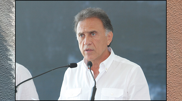 Anuncia Yunes Linares apoyos monetarios para madres solteras y mujeres mayores de 60 años (+video)