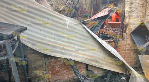 Incendio arrasa con vivienda