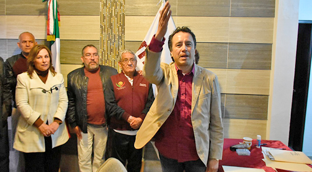 Cuitláhuac García se registra como precandidato de Morena a la gubernatura