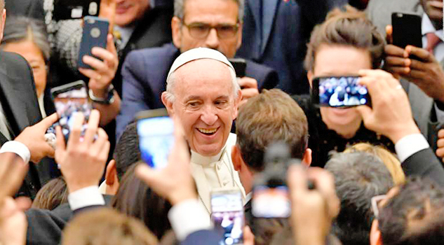 El papa Francisco advierte sobre las noticias falsas