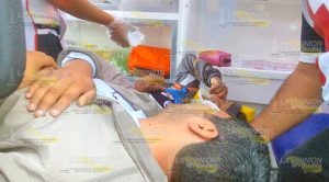 Motociclista embiste a peatón