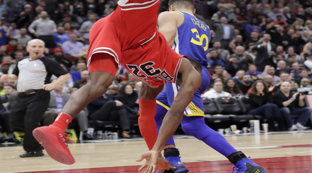 Terrible caída en la NBA: se rompió los dientes tras una espectacular volcada