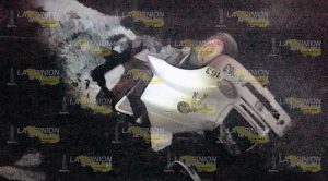 Vuelca tráiler cargado de cemento; frente al campo II de Pemex