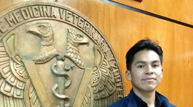 Estudiante de la UNAM desarrolla vacuna aviar 100% efectiva
