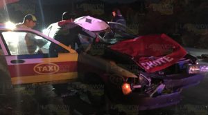 Taxis chocan contra semovientes