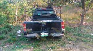 ¡Abandonan una camioneta! Abandonan Camioneta