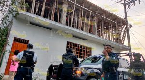 Obrero cae de una construcción Albañil Cae Construcción